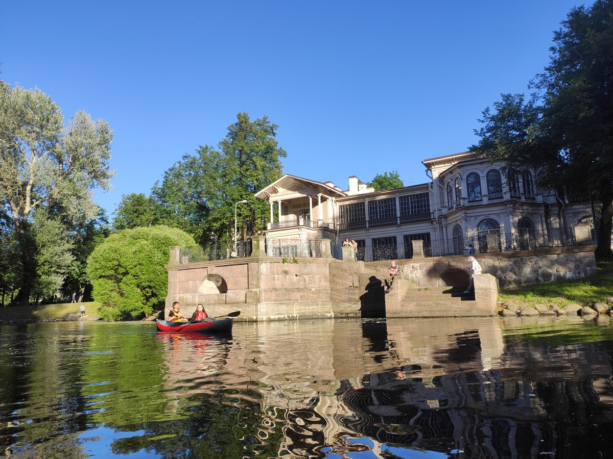Фото К парковым островам Петербурга — на байдарках