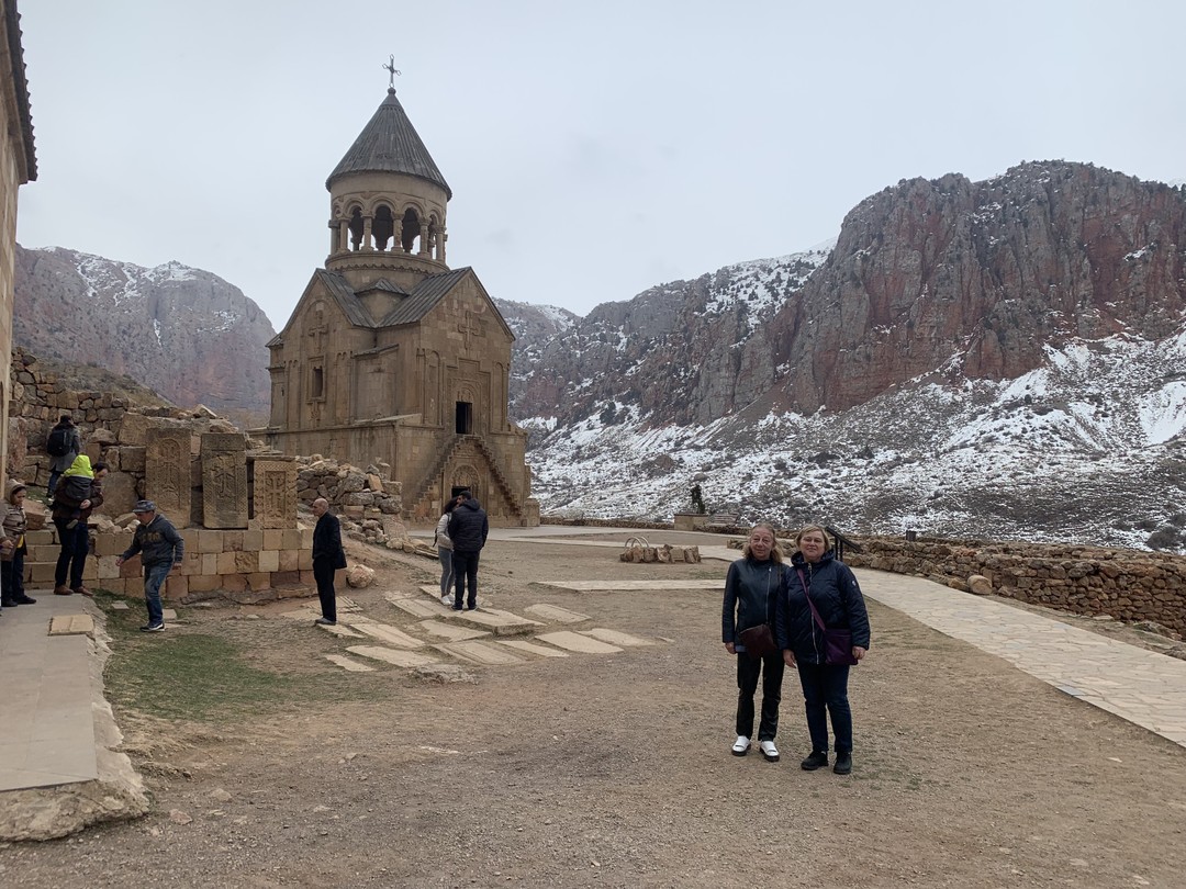 Одна из интереснейших экскурсий по Армении. Чудесный и интересный экскурсавод Анна. Мы путешествовали на комфортабельном автомобиле.