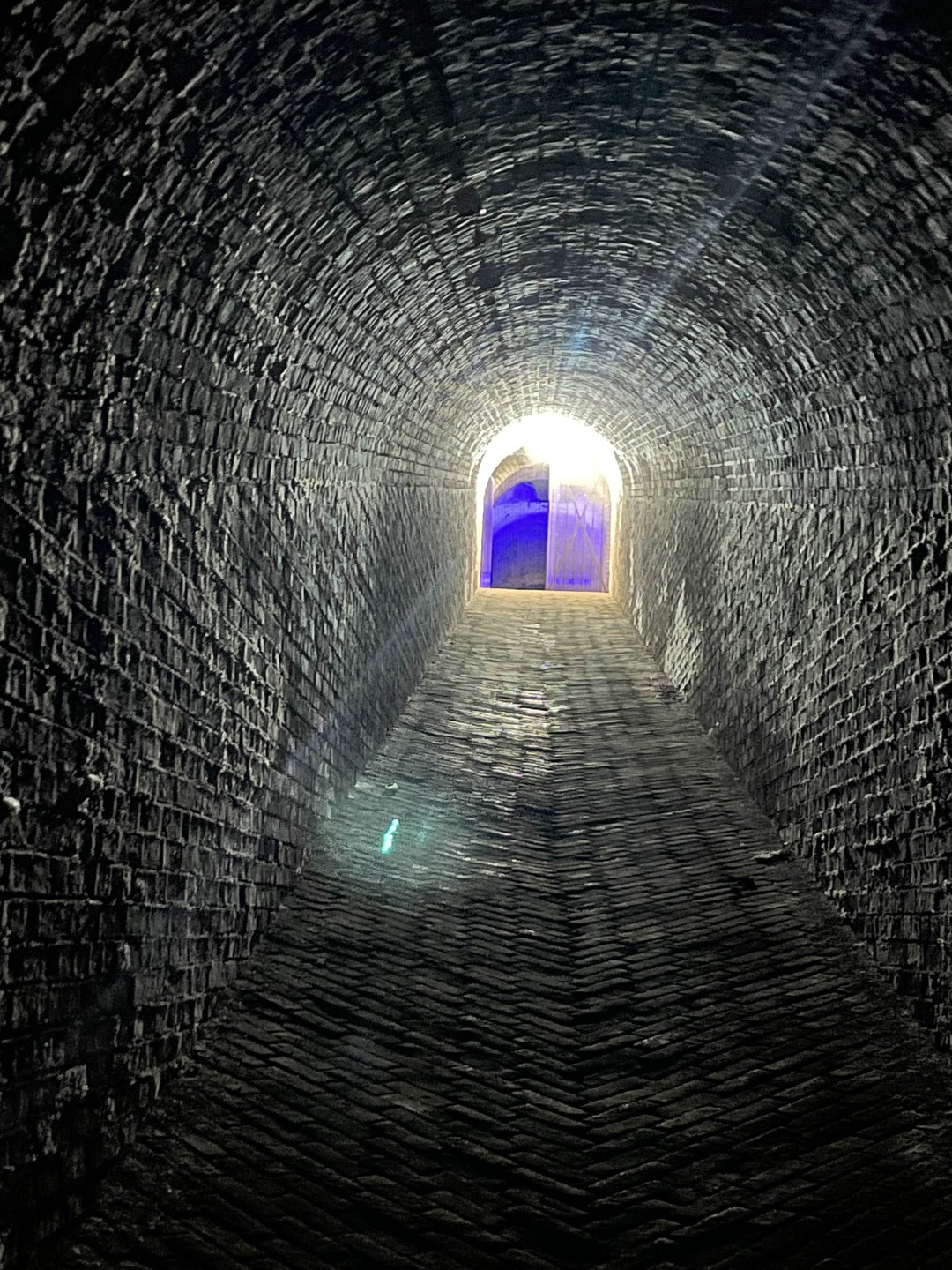 Просто потрясающая экскурсия! Денис - великолепный экскурсовод! Речь такая, что заслушаться можно! Прекрасный маршрут, все очень