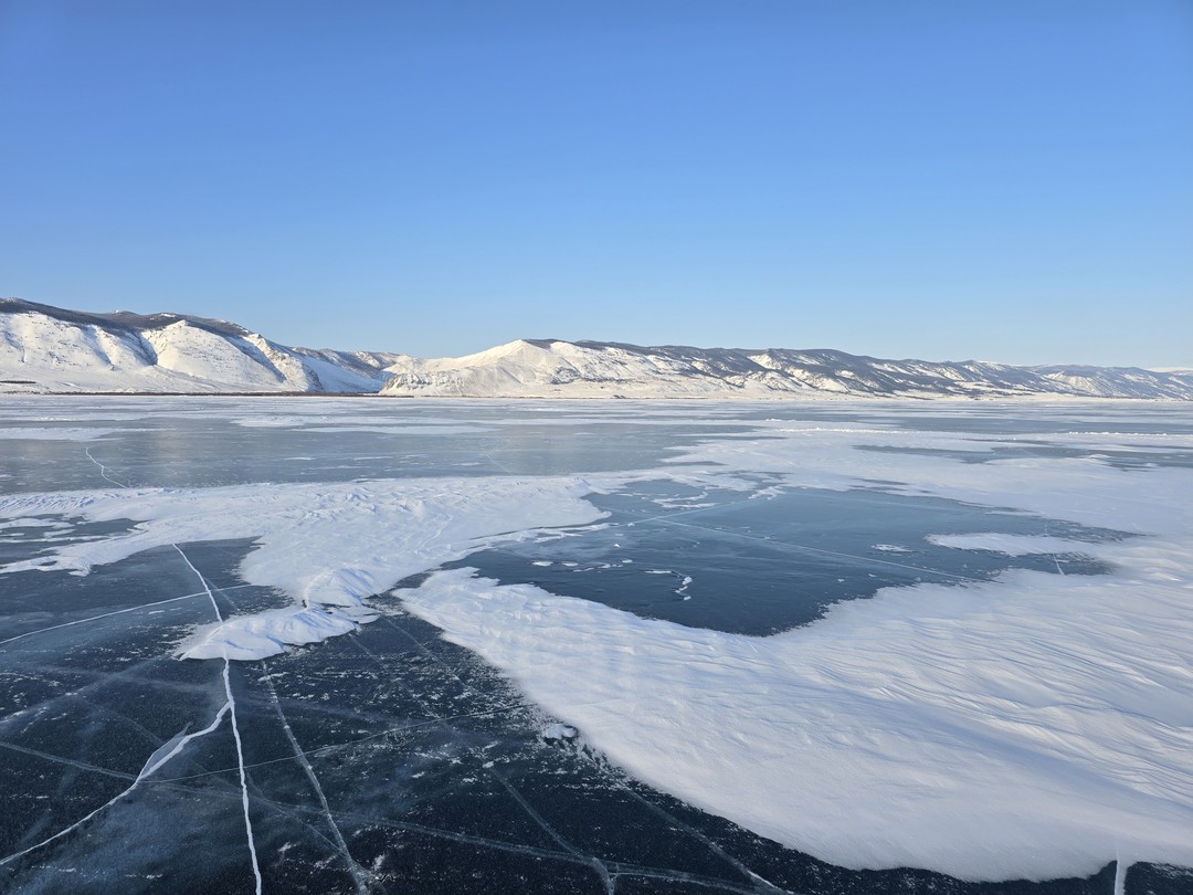 Это сказка! Семен провел экскурсию прекрасно, безопасно на внедорожнике (крузак), было тепло и комфортно! Очень надёжный,