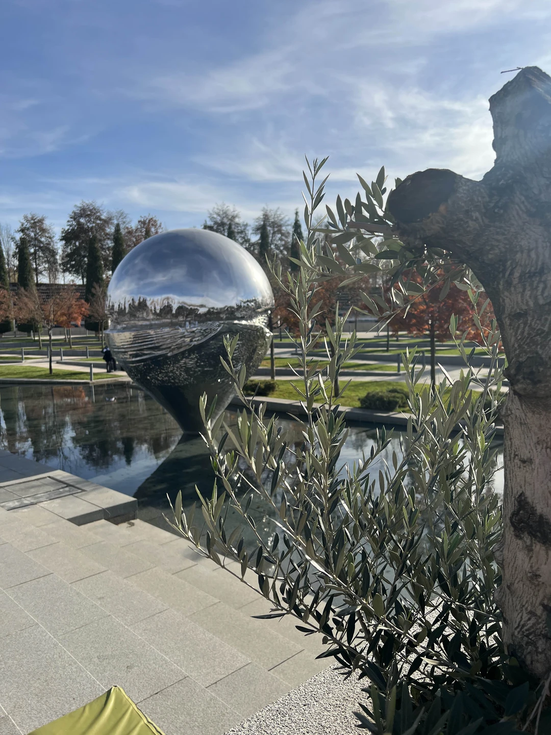 Прекрасная, очень информативная экскурсия! Светлана - замечательный рассказчик, знающий рассказчик и очень любящая парк и Краснодар!