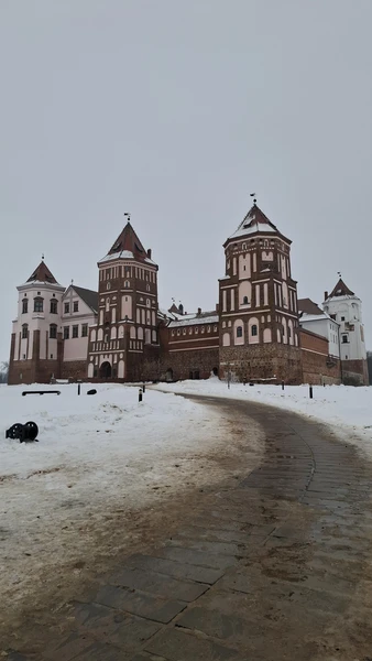 очень понравилась данная экскурсия! Во время поездки к замкам экскурсовод Евгений вёл увлекательный рассказ об истории