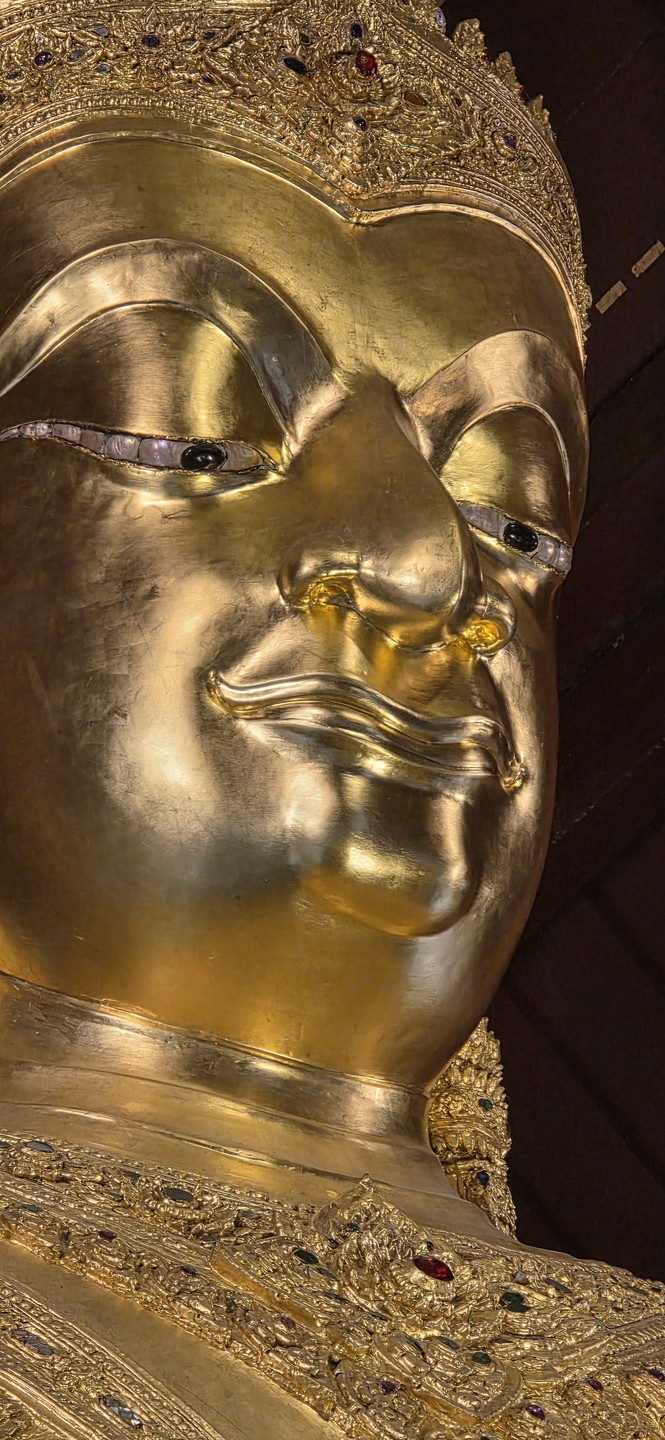 Были на экскурсии в Аюттайю 17 января. Гид Дмитрий. День прошёл замечательно. Отличная организация. Узнали много