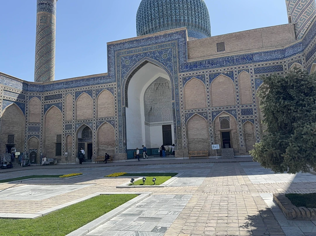 Парвиз очень понравился нам все доступно, интересно. Увидели все что хотели. Спасибо