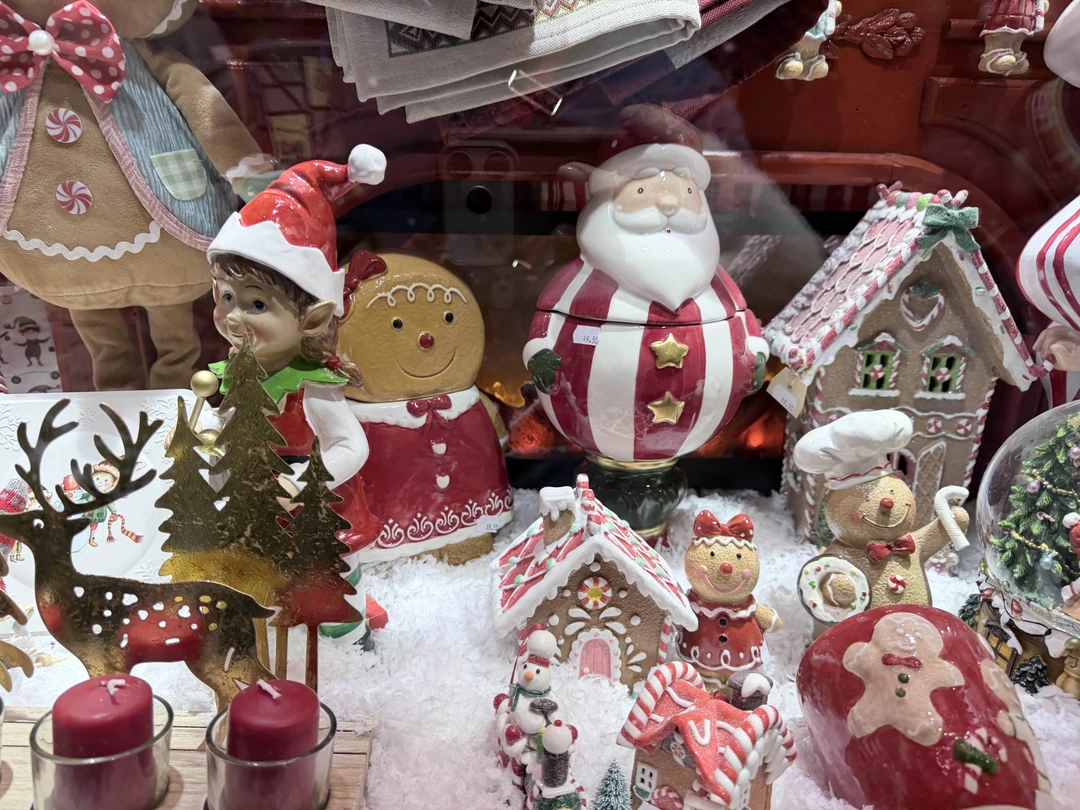 Два часа пролетели незаметно, Тур прошел в замечательной, живой атмосфере. Марина, хорошо знает историю города, показала