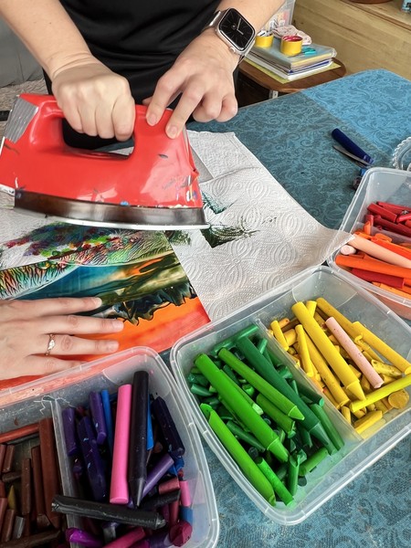 Отлично провели время, были вдвоем с мамой. Полина все понятно объясняет, помогает каждому создать свою картину