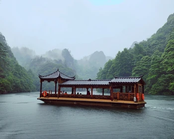 Стеклянный мост, озеро Баофэн