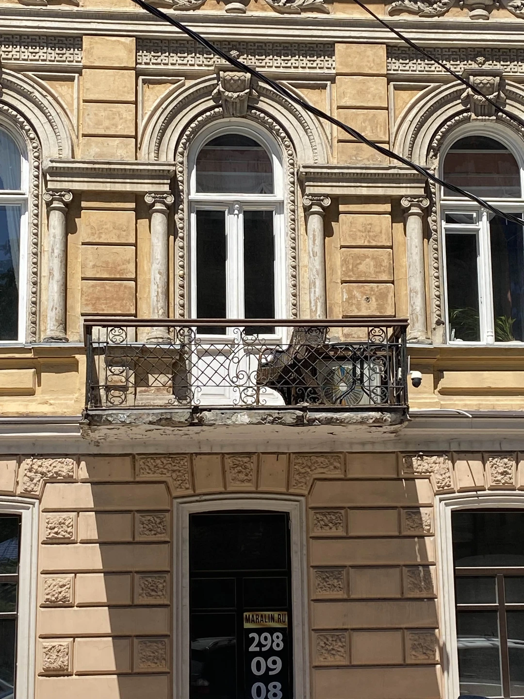 Всегда интересно посмотреть на город изнутри)) Заглянуть в переулки, услышать интересные истории и все такое. 