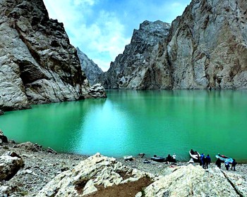 Высокогорное озеро Кель-Суу