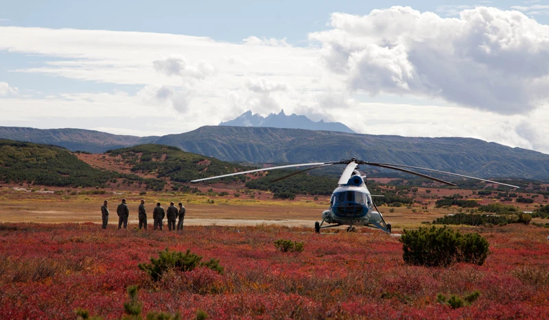 На Камчатку с вулканологом: VIP-экспедиция с прогулкой на вертолёте, рыбалкой, баней и деликатесами