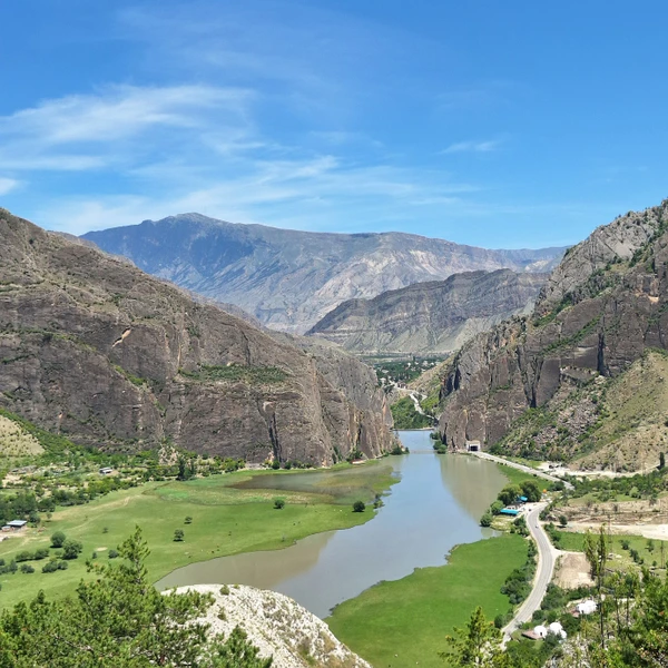 Из Дербента - в легендарный аул Гуниб и к Салтинской теснине