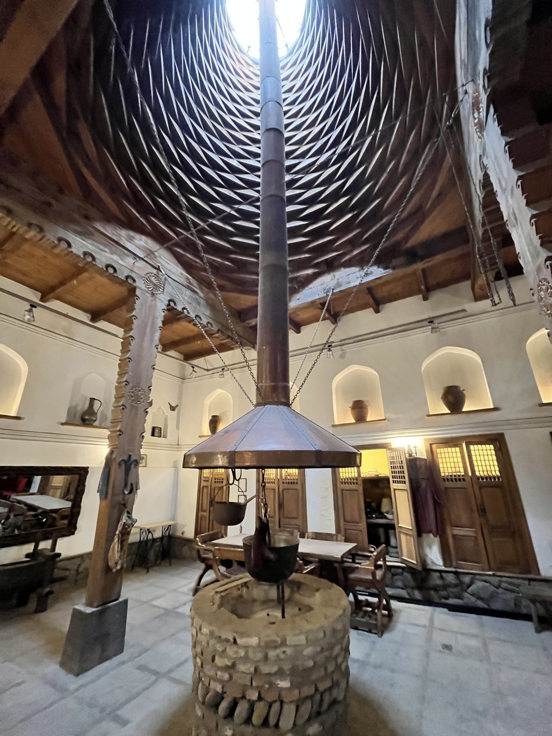 Огромное спасибо Левану за чудесную экскурсию. Все три поколения нашей семьи остались крайне довольны. Что больше всего понравилось: