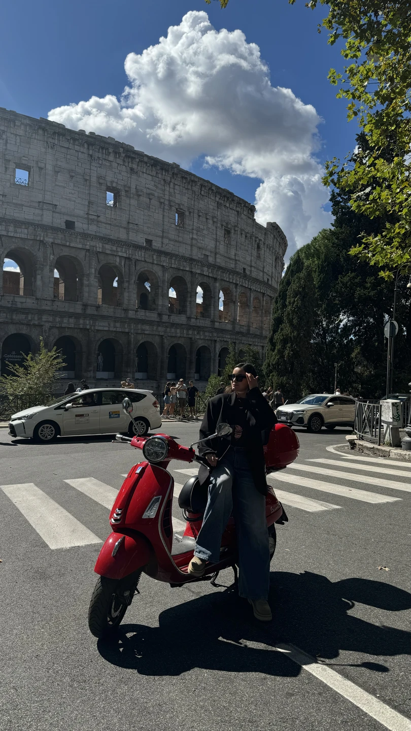Все прошло супер! Прочувствовала Рим с нетуристической стороны, с ветерком посмотрела весь город!