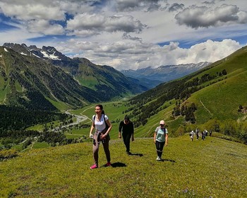 Подъём на хребет Чегет-Чат, Софийские водопады