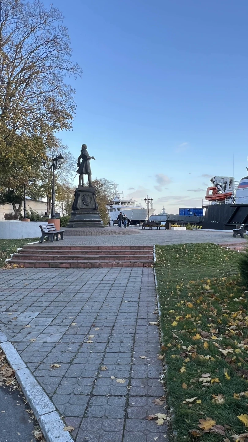 Замечательная экскурсия. Превзошла все наши ожидания!!! Экскурсовод Денис Николаевич настоящий профессионал своего дела! Благодаря ему, его