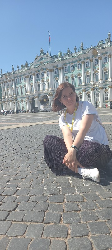 Виды Романовы без трона: групповая прогулка по Дворцовой набережной