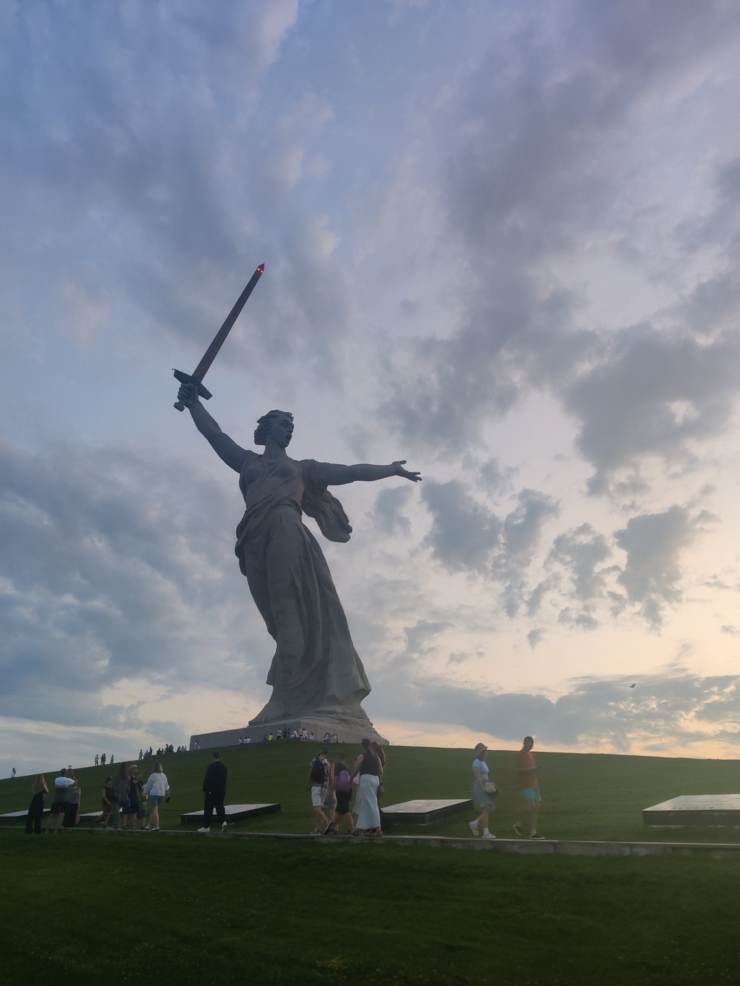 Мамаев курган: от первого боя до наших дней (Любовь)