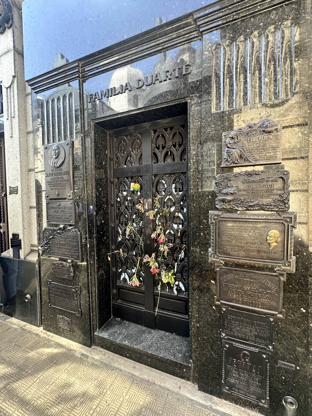 Экскурсия понравилась. Ксения говорит чётко и интересно, материал усваивается легко. Дополнительные сведения делают экскурсию ещё более