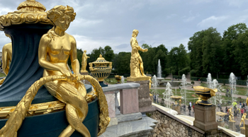 Осенний праздник фонтанов в Нижнем парке Петергофа