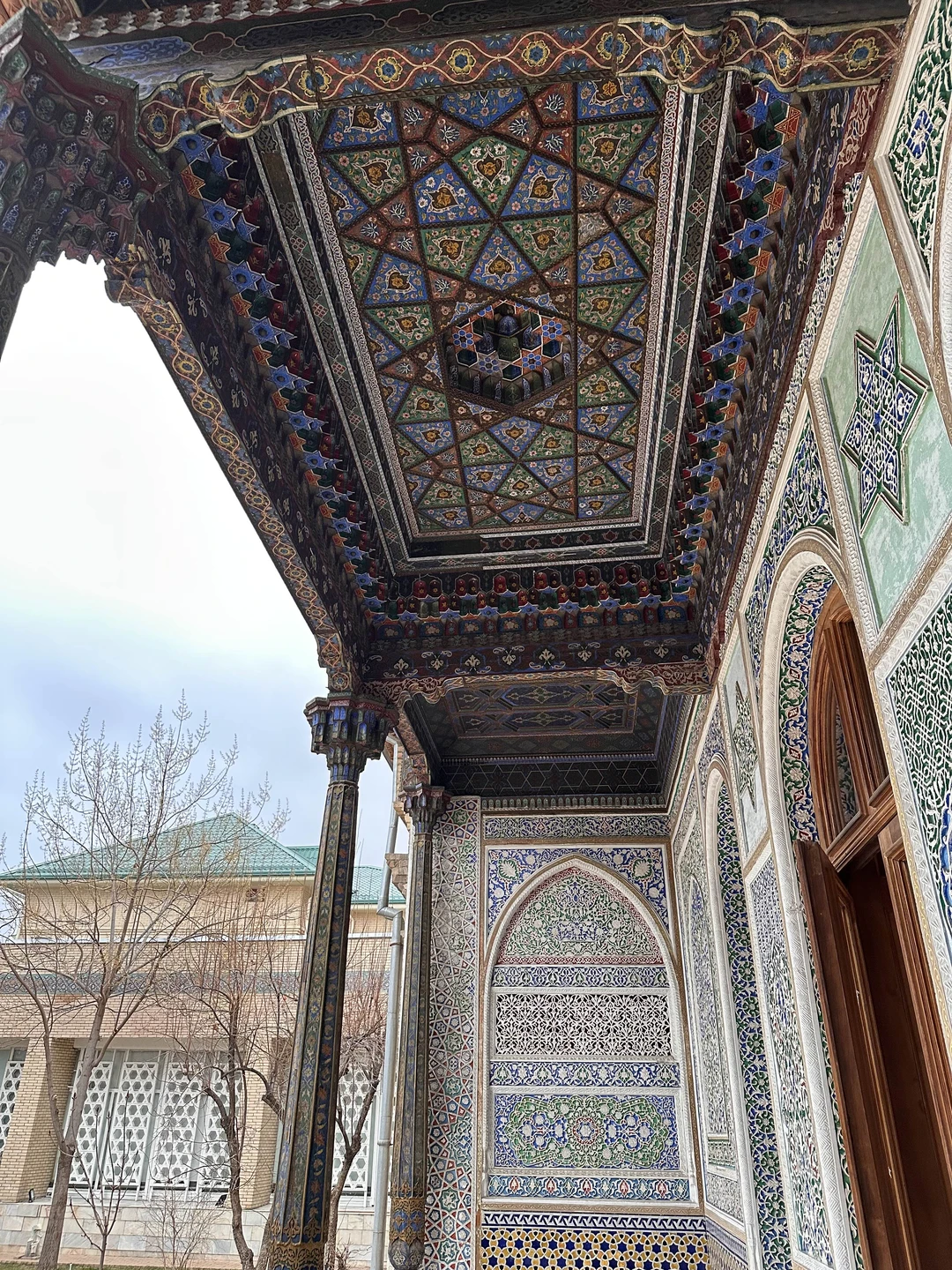 От майолики до сюзане: прикладные искусства Узбекистана (Максим)