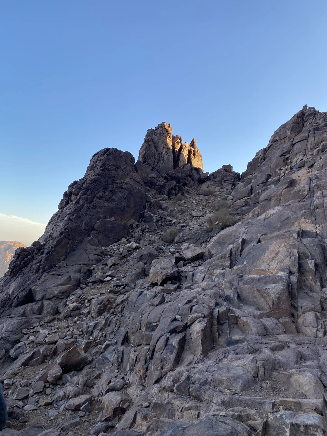 Не могу поставить Георгию плохую оценку за экскурсию, но хочу предупредить всех желающих подняться на гору
