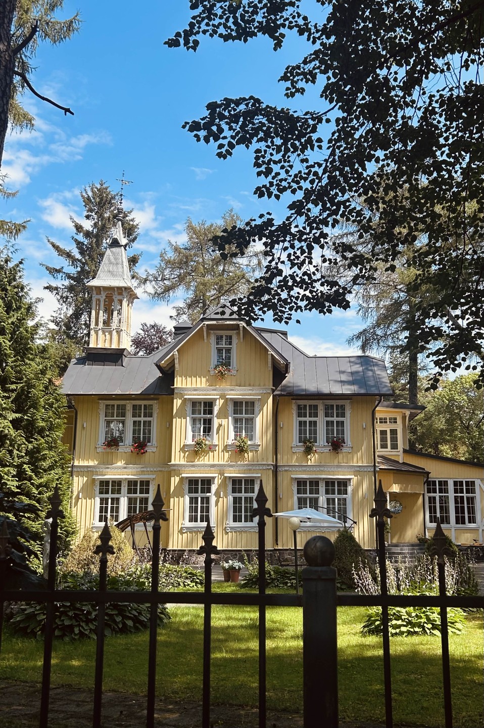 Понравился экскурсовод, Кира прекрасно знает город и завела в такие уголки, куда сам пешком не дойдешь, рекомендую!)
