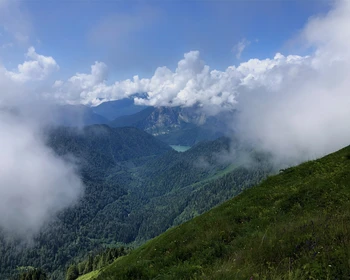 Голубое озеро, Юпшарский каньон и Рица, треккинг к Ацетукскому гребню и вечер у костра