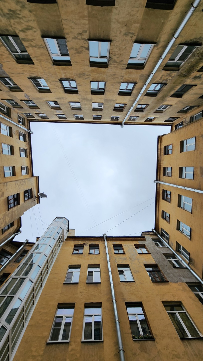 Интересная познавательная экскурсия! Нашим экскурсоводом была Елена, очень живая и весёлая. Не смотря на погоду, группа