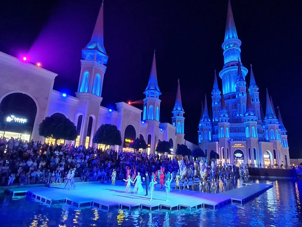 Трансфер на ночное шоу в парке the Land of Legends (из Кемера)