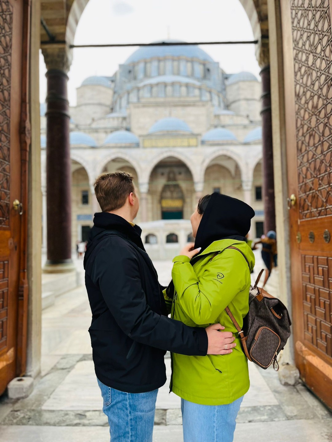 Наша прогулка прошла просто великолепно. Общаться было очень интересно и легко. Кемаль, учёл все наши пожелания.