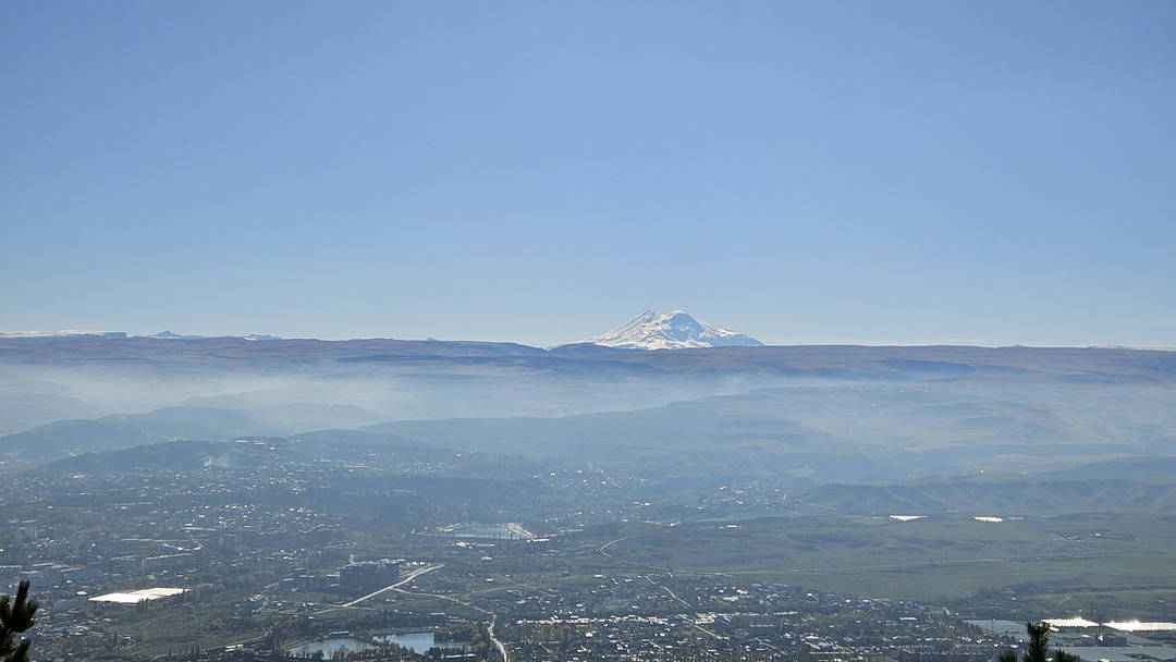 Прекрасные виды! Спасибо Дмитрию! Маршрут супер. Сами бы никогда не добрались до таких красот. В действительности лучше чем на фото