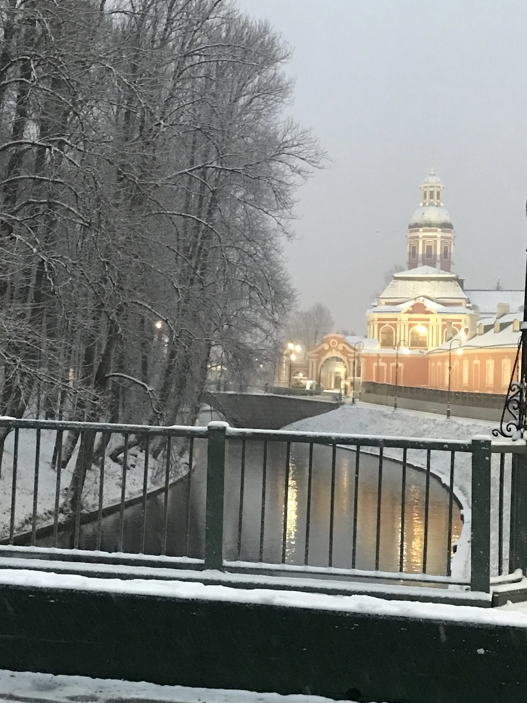 Константин- прекрасный гид! Мне повезло «окунуться» в мир истории с таким увлечённым своим делом человеком! Рекомендую!