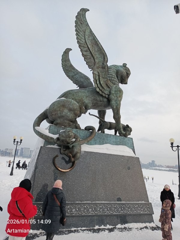 Нам очень понравилась наша экскурсовод – Альфия, которая любезно заехала за нами прямо домой и повезла