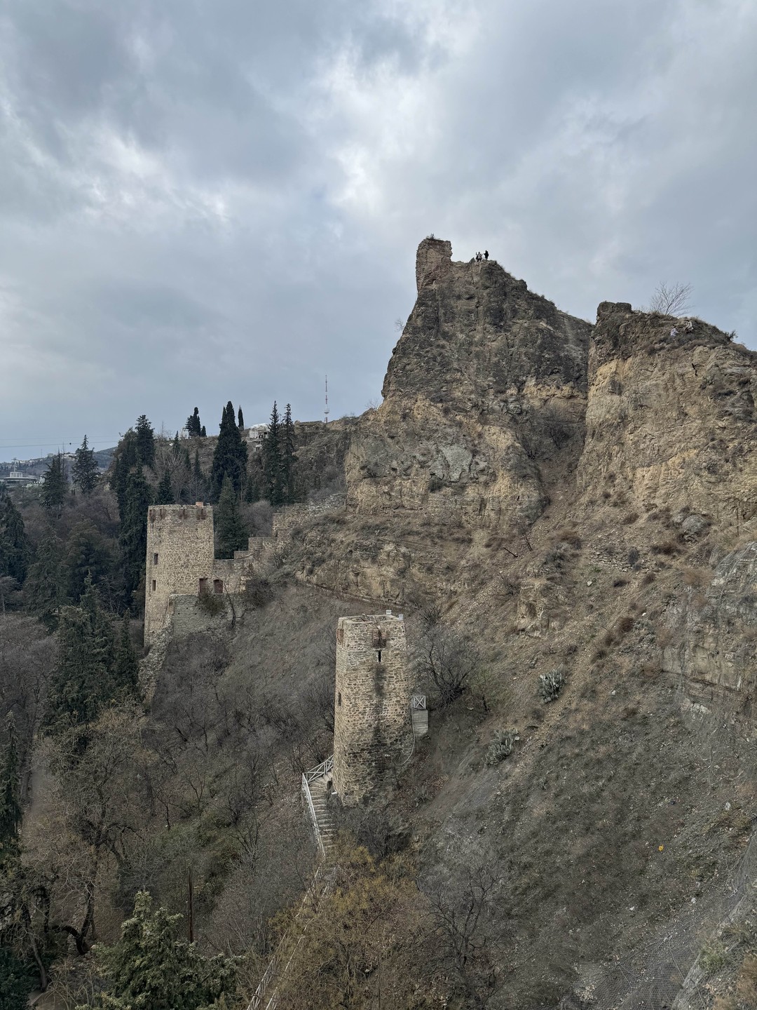 Добрый день! Хотела бы оставить отзыв о поездке в Тбилиси) Все прошло просто отлично! Гид Меружан