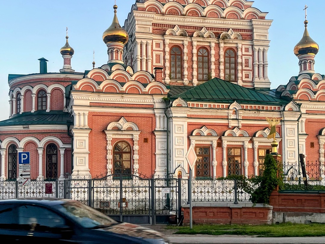 Прекрасный купеческий город со множеством красивых зданий. Экскурсовод Светлана провела интересную экскурсию и много рассказала о рожном городе.