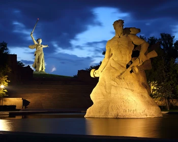 Калмыцкие святыни - гора Большое Богдо и озеро Баскунчак; Мамаев курган