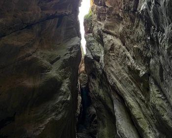 Башни Гоора и Карадахская теснина