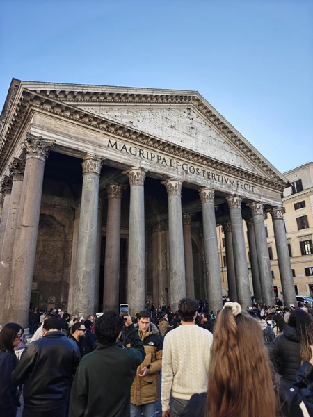 Бывае, что человек родился в городе и просто хорошо его знает. А бывает, что приехал издалека