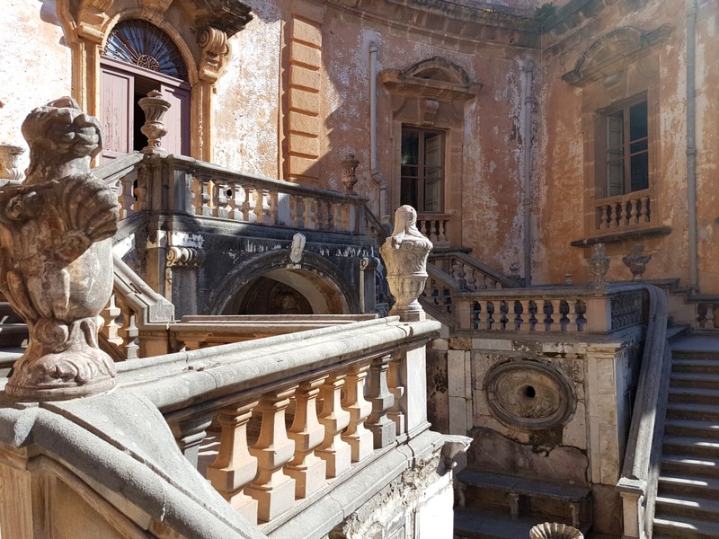 Сицилийские страсти: вилла «монстров» и антикварный музей игрушек