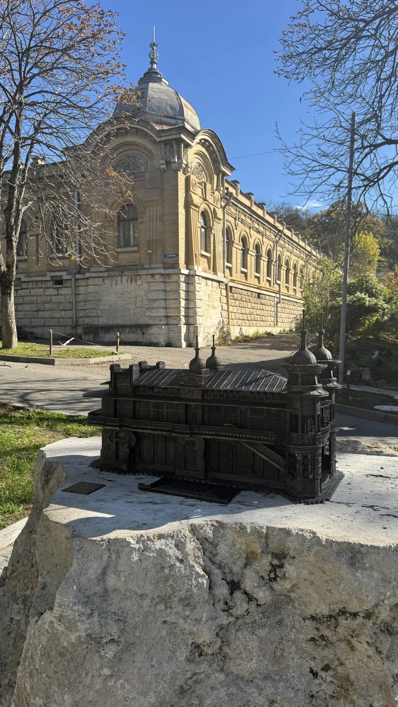 Гид большая умница. Много знает и интересно рассказывает. Внимательная. Очень интересная экскурсия!!!!