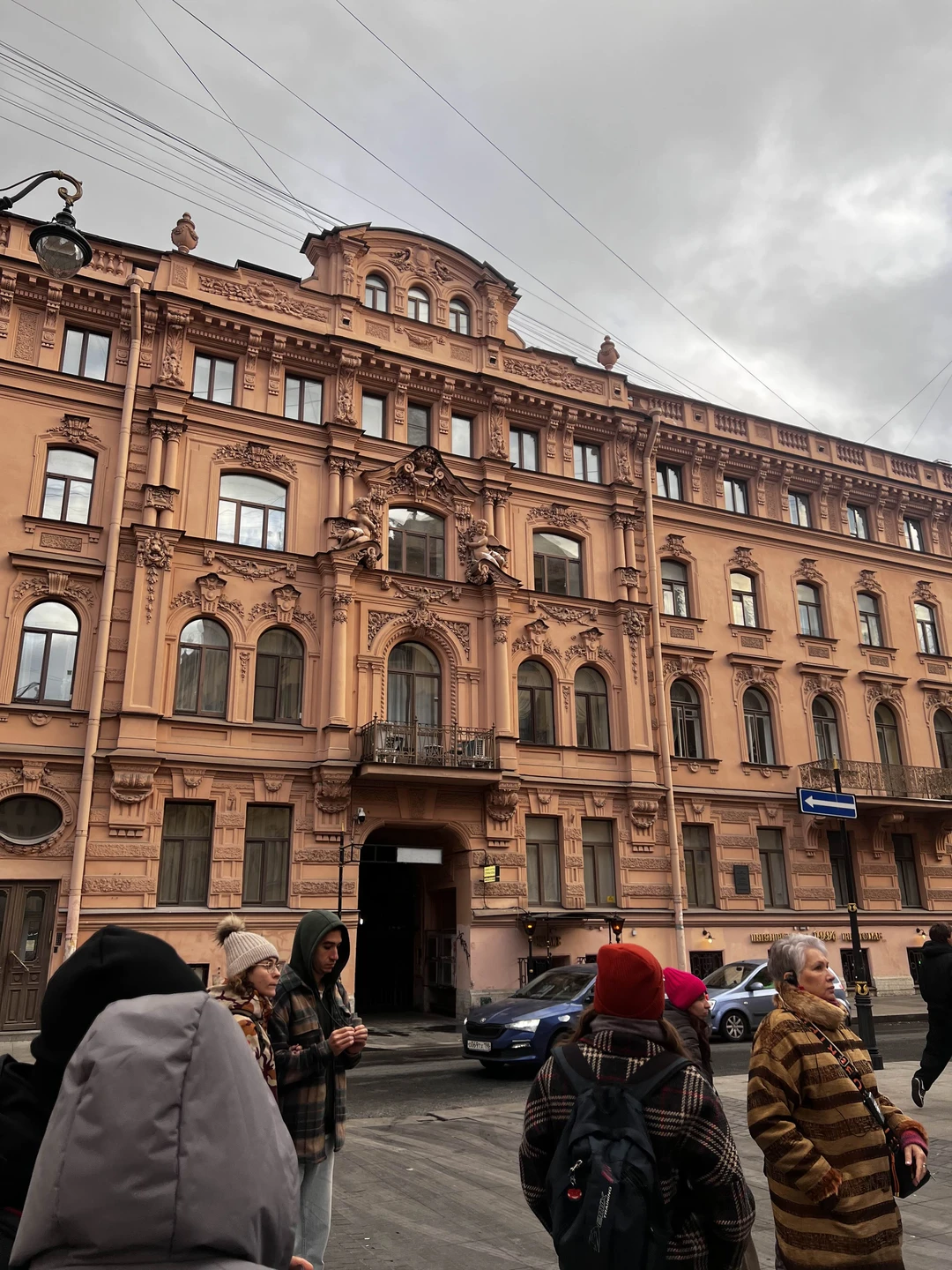 Must-see: Питер с высоты, парадные и коммуналка (Мадина)