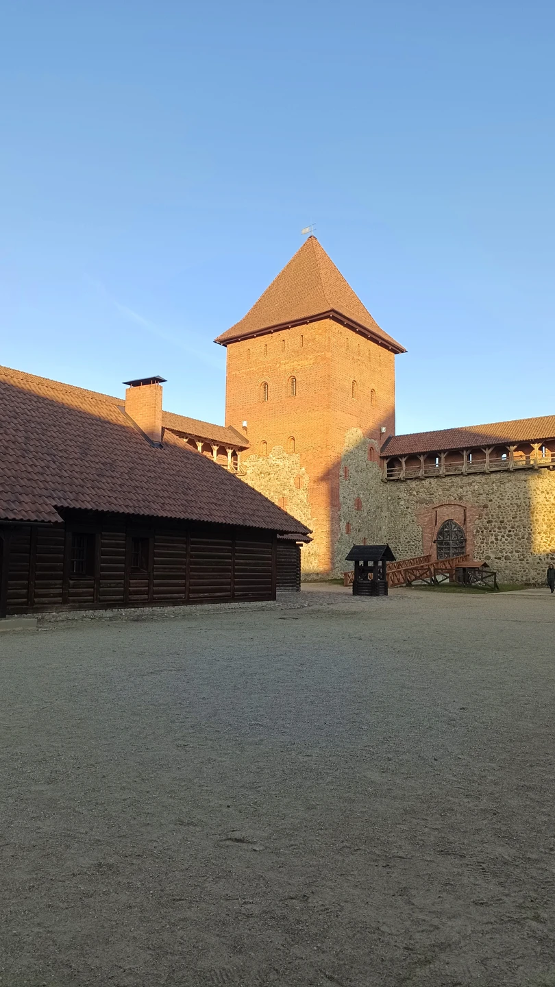 Поездка в Гродно нам очень понравилась, машина была у места нашего проживания четко ко времени, водитель