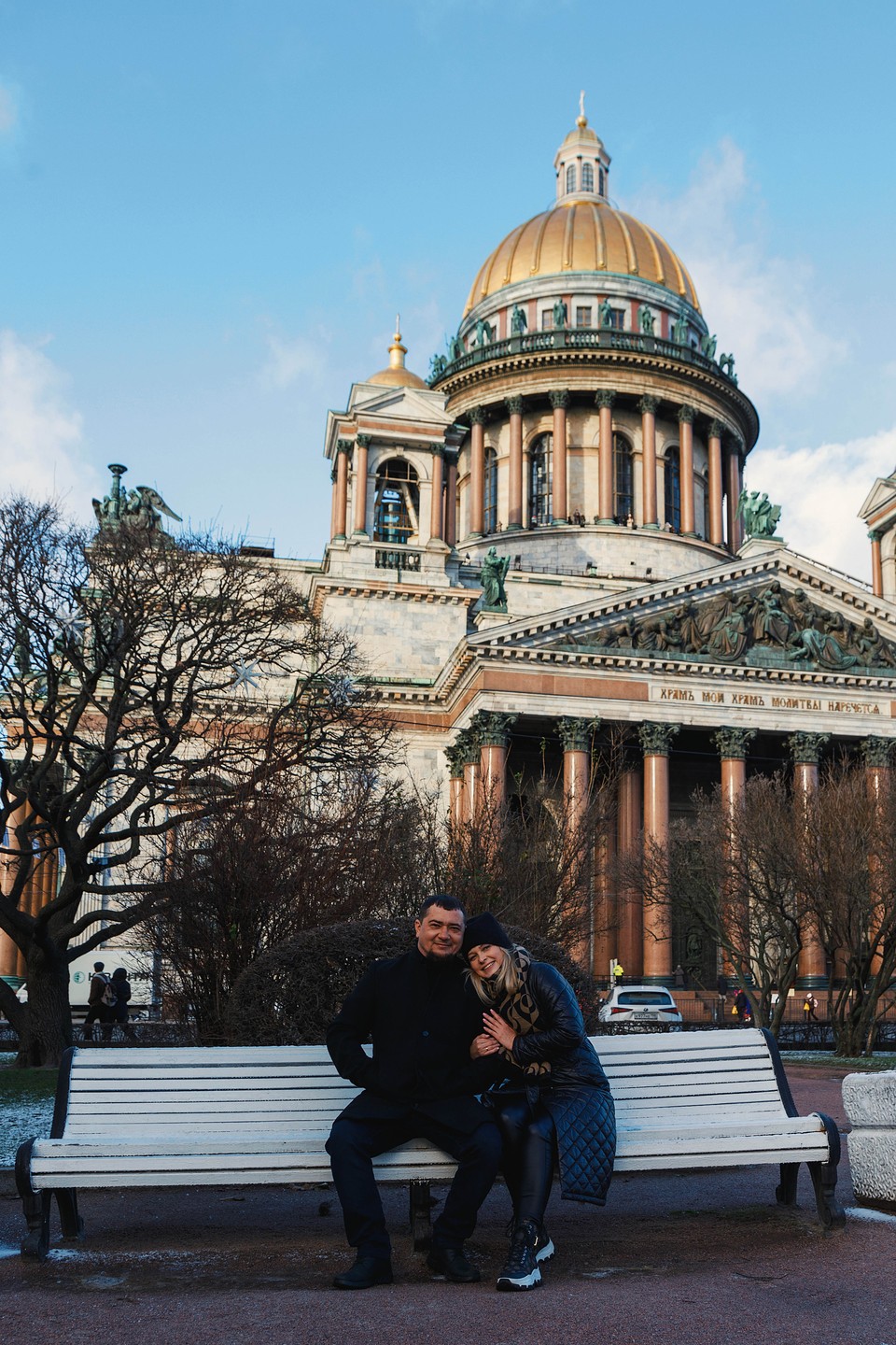 Мы признались Александру, что не сильны в позировании и не умеем фотографировать, но очень хотели получить