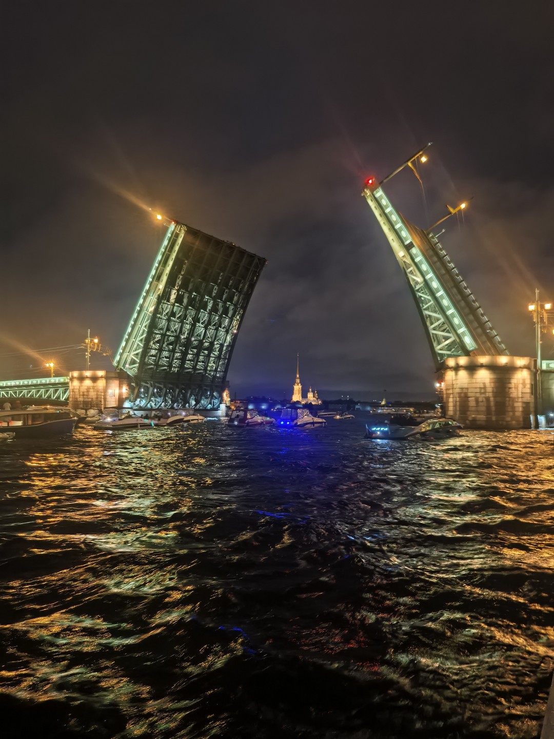 Водная прогулка с аудиогидом на развод мостов (Александра)