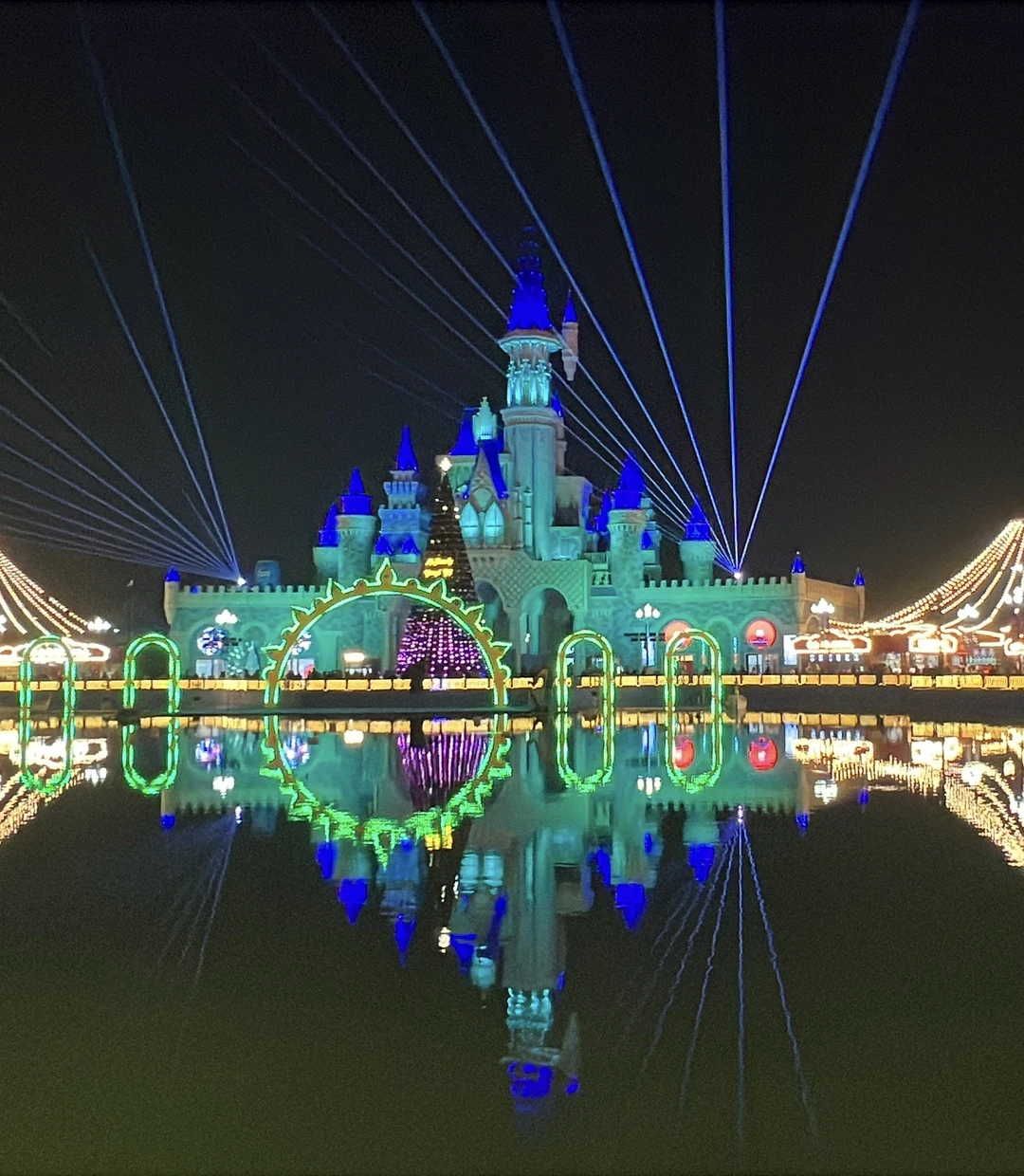 Брали тур на январские праздники. Нам понравилось-отличная организация, хорошие отели, комфортные автомобили, аккуратные водители, насыщенная программа