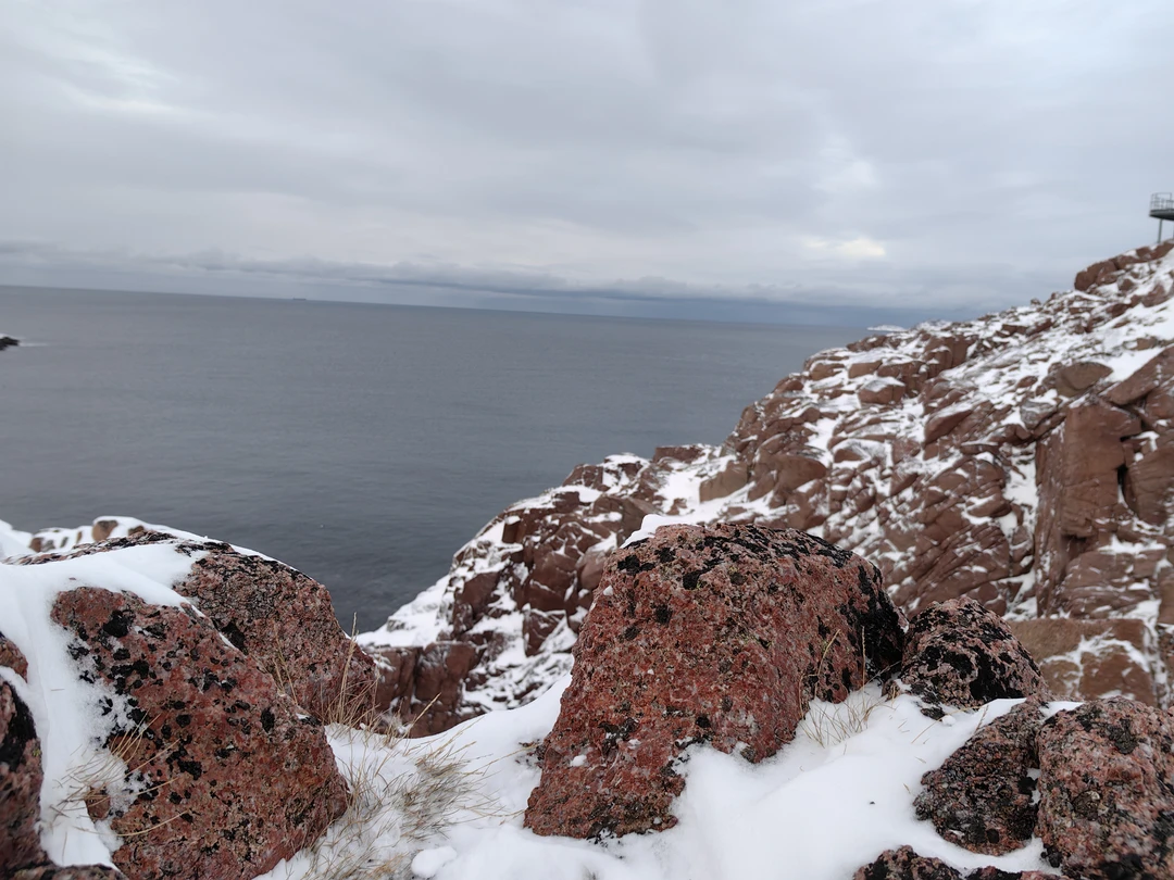 Были на экскурсии 22.02.2026 в Териберке с гидом Сергеем и водителем Антоном. Очень понравилась организация, рассказы