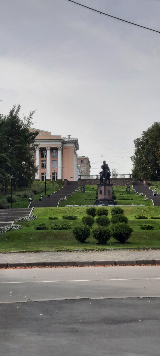 Марина удивительно приятный экскурсовод, а иначе быть и не может, ведь она всей душой любит свой