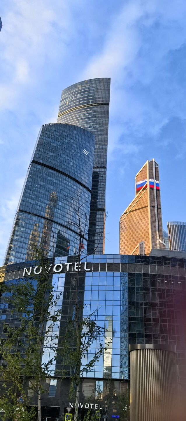 «Москва-Сити»: небоскрёбы и современное искусство со всех сторон (Елена)