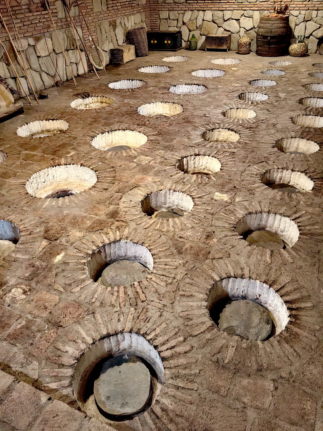 Прекрасная экскурсия, отличный маршрут и, совершенно чудесная, гид Лана🥰 всем рекомендую! Очень красивые локации, есть, где