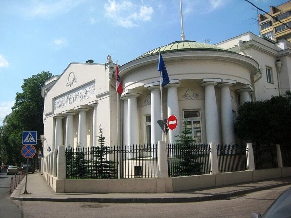 Прогулка по золотой миле и посещение галереи Зураба Церетели (6/9)